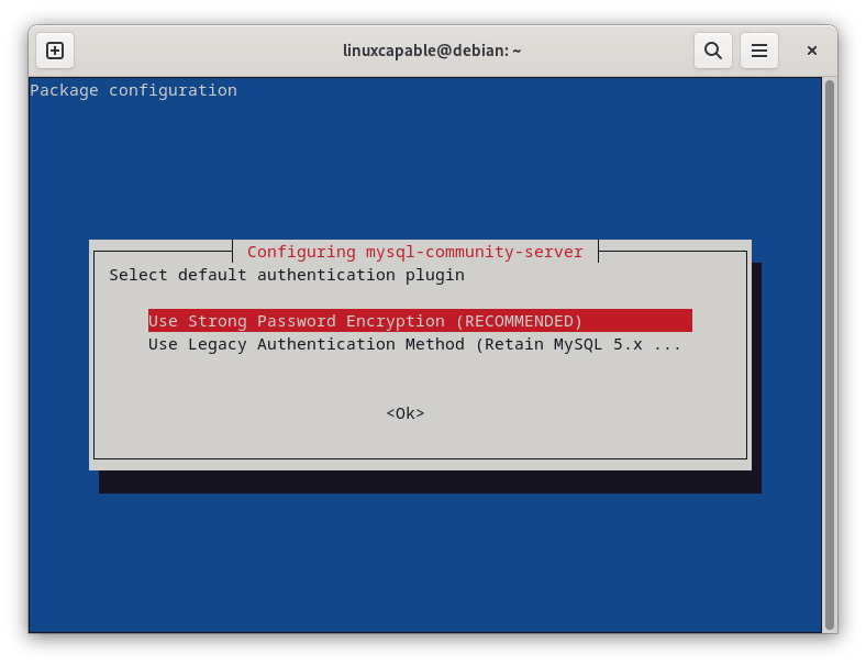 Image illustrant la sélection de la méthode d'authentification lors de l'installation de MySQL 8.0 sur Debian Linux.