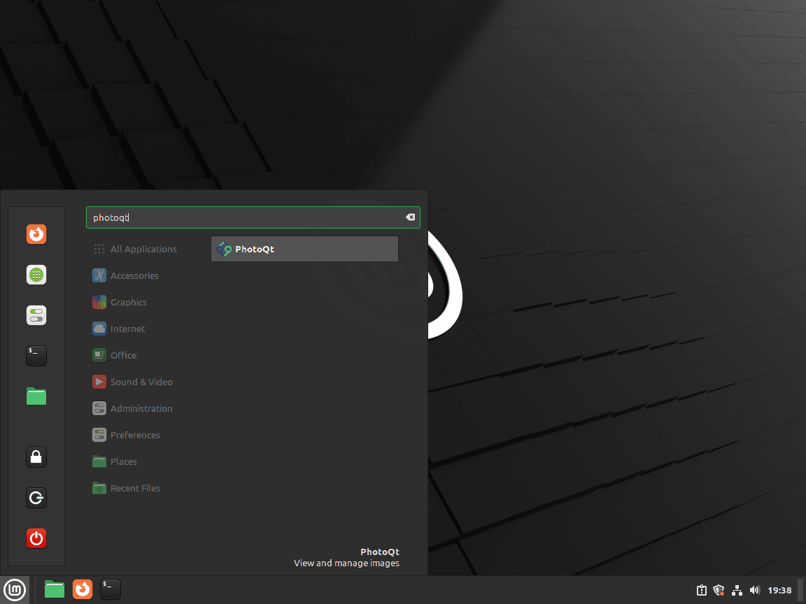 PhotoQT application icon on Linux Mint taskbar