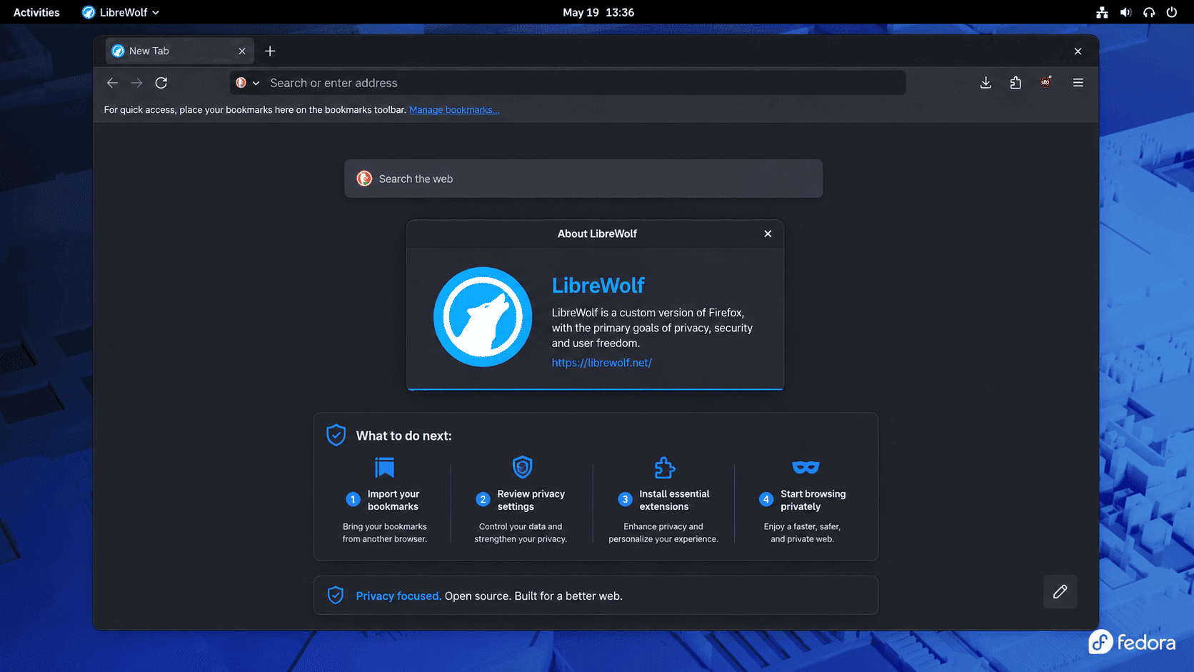 LibreWolf browser open on Fedora with the About LibreWolf window and first-use checklist